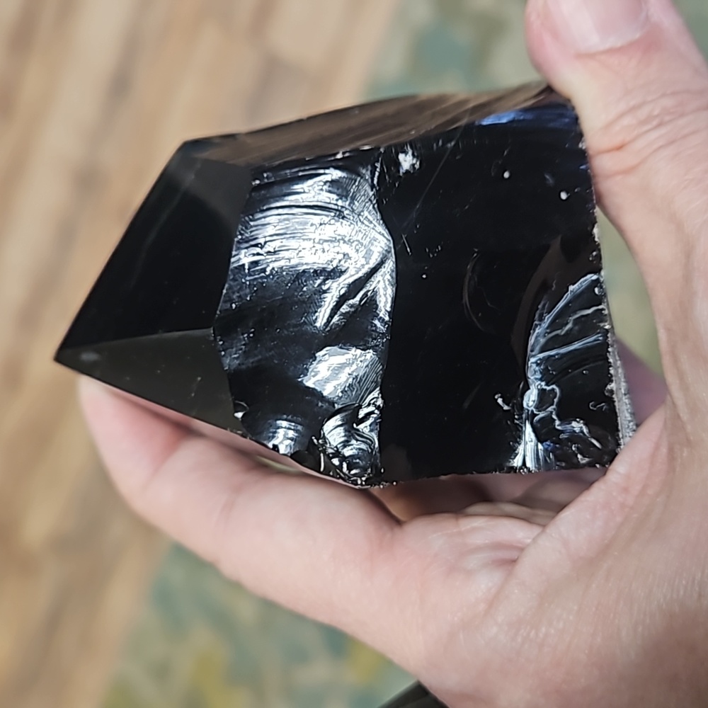 Black Obsidian Point Top - Picture 4 of 5